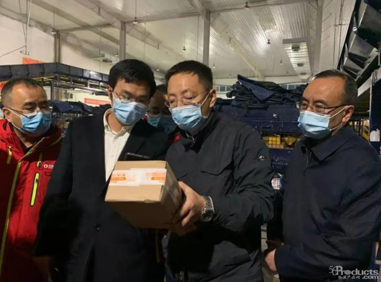 鄉(xiāng)鎮(zhèn)快遞點(diǎn)違規(guī)收費(fèi)？國家郵政局：正開展清理整頓