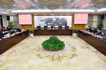 實招暖招頻出 央地聯(lián)手織密民生保障網(wǎng)