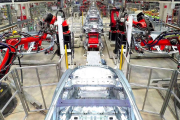 【震驚】特斯拉機(jī)器人工廠揭秘：數(shù)百個(gè)機(jī)器人齊上陣！現(xiàn)代感十足！