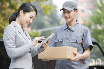 中國快遞30年，為何炮火永不停歇？