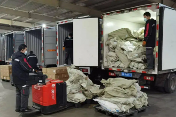 援“瓊”抗疫 快遞公司在行動