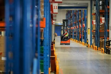 “由實(shí)而生 向?qū)嵍本〇|11.11一體化供應(yīng)鏈發(fā)揮“以實(shí)助實(shí)”增長(zhǎng)效能