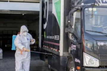 快遞意外“爆倉(cāng)”背后 巨頭火力全開(kāi)保末端配送