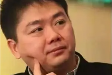 劉強(qiáng)東重回聚光燈下，徐雷亮相官方場合