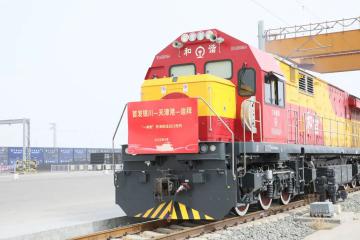 寧夏經(jīng)天津港至迪拜“一單制”鐵海聯(lián)運(yùn)班列正式開通