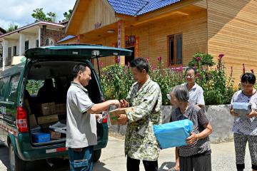 快遞物流加速“跑” 為中國經(jīng)濟注入更多信心