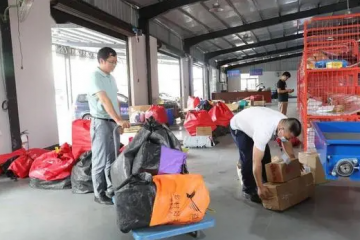 “客貨郵”遍地開花，是解決快遞進村的良藥嗎？