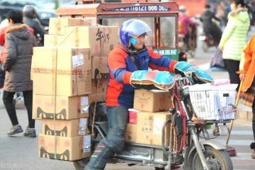 相比“春節(jié)不打烊”口號，讓小哥按時返崗更重要