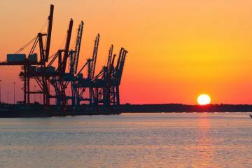 基礎(chǔ)設(shè)施“加數(shù)”，航運(yùn)發(fā)展“提速”