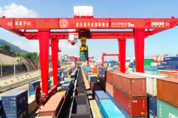 亞蓉歐“空鐵聯(lián)運(yùn)”國(guó)際班列在蓉首發(fā)