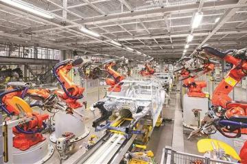 工人日?qǐng)?bào)：當(dāng)智能機(jī)器人在制造業(yè)工廠“上崗”