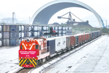 我國鐵路首次大規(guī)模試運輸動力鋰電池