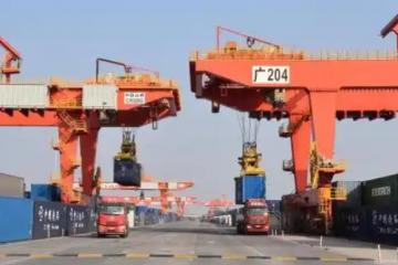 全國首條快捷物流產(chǎn)品示范線廣州—成都班列首發(fā)