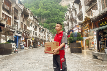 “人從眾”的五一假期來了！京東快遞行李隨寄、特產(chǎn)直達助力全國游客輕松行