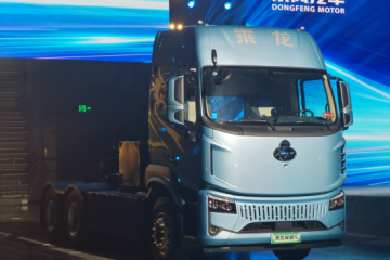 省電全能王來了！乘龍翼威5引領(lǐng)新能源重卡技術(shù)革命