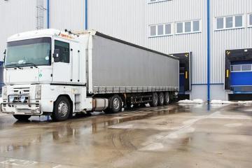 向?qū)嵾€是向虛？哪個(gè)才是專線的未來？