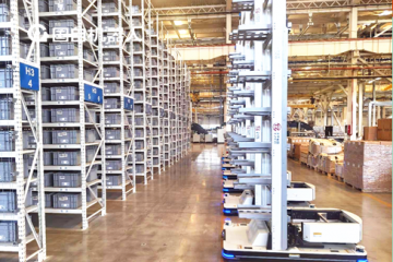 近200臺(tái)機(jī)器人-國(guó)自助力太重挖掘機(jī)全廠智能AGV物流系統(tǒng)投運(yùn)