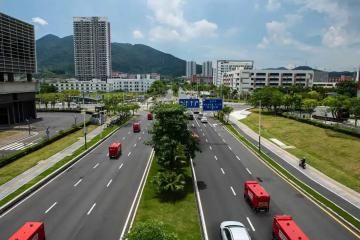 京東物流無人車在深圳“加速”，日均配送量躍居第一梯隊(duì)
