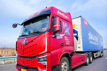 動(dòng)力強(qiáng)、氣耗低！乘龍HK LNG牽引車絲路長(zhǎng)測(cè)顯實(shí)力