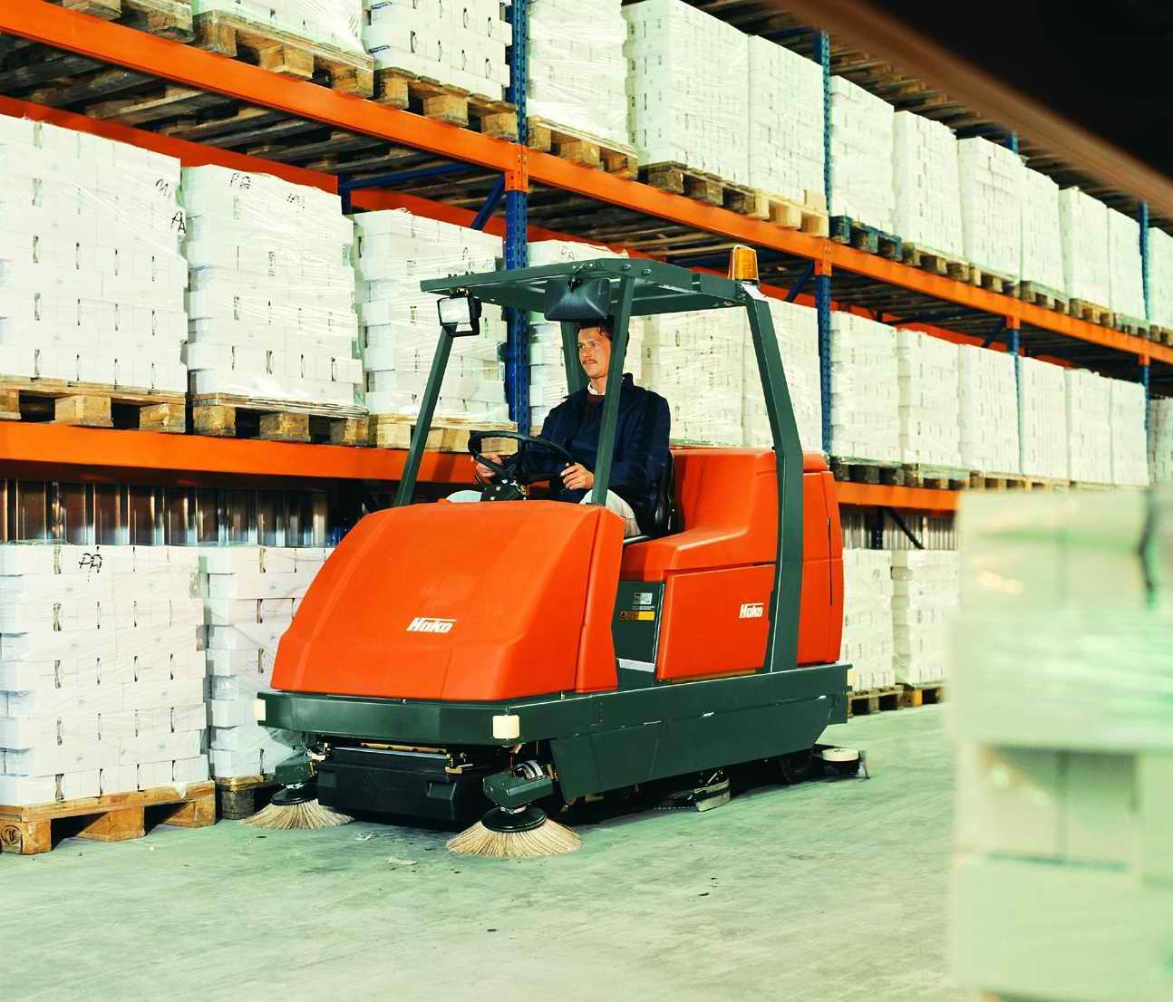 德國哈高h(yuǎn)ako駕駛式洗掃吸干一體機(jī)