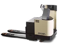 美國皇冠叉車(CROWN)6000-8000磅站駕式電動(dòng)托盤搬運(yùn)叉車