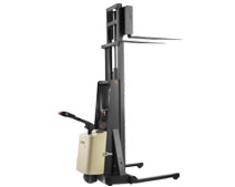 美國(guó)皇冠叉車(CROWN)2000磅步行式全自動(dòng)電動(dòng)堆高機(jī)