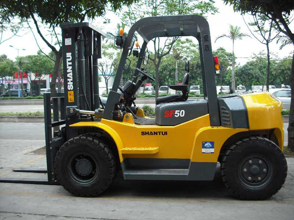 山推SF50內(nèi)燃平衡重叉車