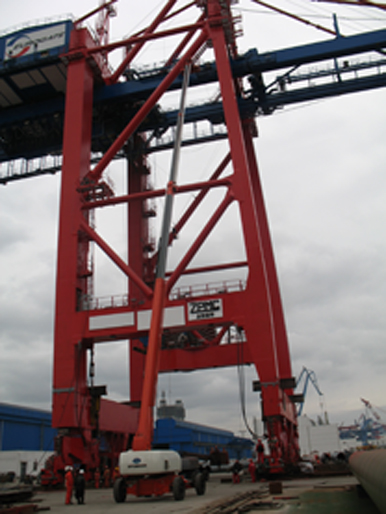 自行式直臂型高空作業(yè)平臺(tái)