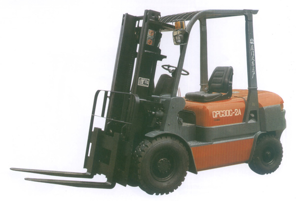 廈門巨鯨機(jī)動叉車(2T-3T)
