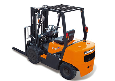 臺(tái)斗山2.5噸內(nèi)燃柴油叉車 D25F(M) 