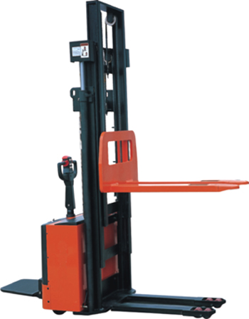 CG1046全電動堆高車