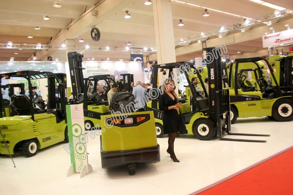 平衡重式柴油叉車(chē) 