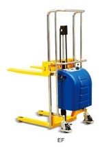 貨叉式輕型堆高車(chē)