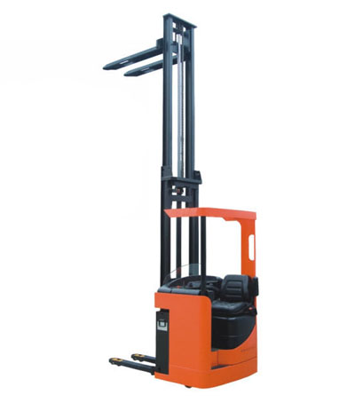 RS1645-座駕式全電動堆高車