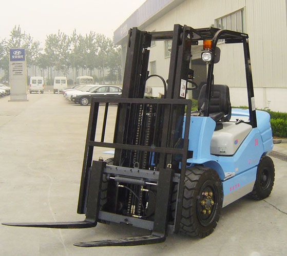 FD30自由起升內(nèi)燃平衡重式叉車(FD30)