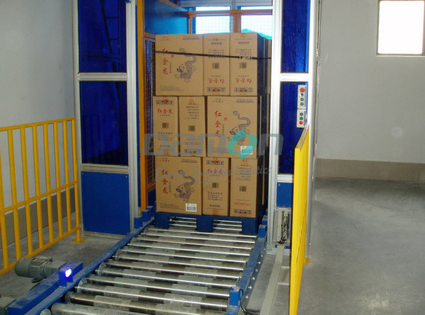 往復(fù)式垂直提升機(jī)