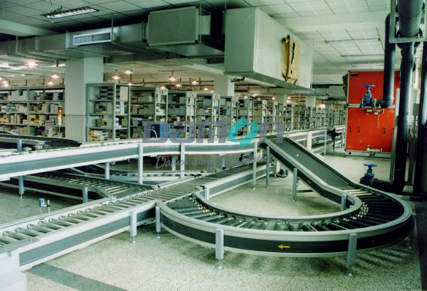 轉(zhuǎn)彎輥筒輸送機