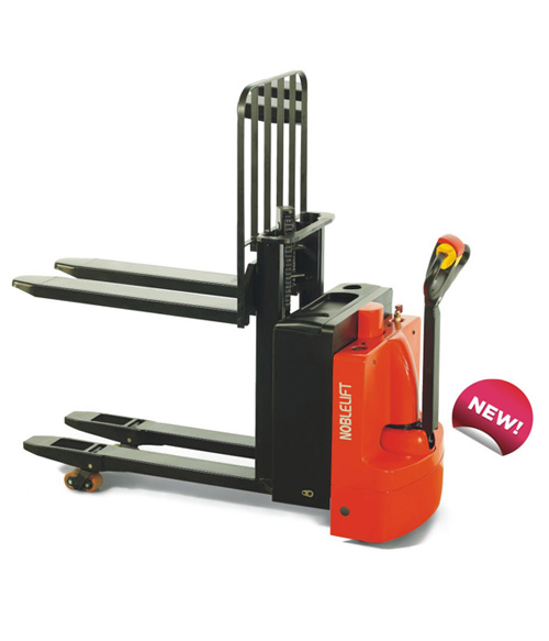 供應(yīng)諾力新品叉車(chē)