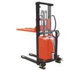 SPM15半電動堆高車