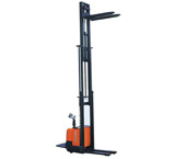 CS15 Series全電動堆高車