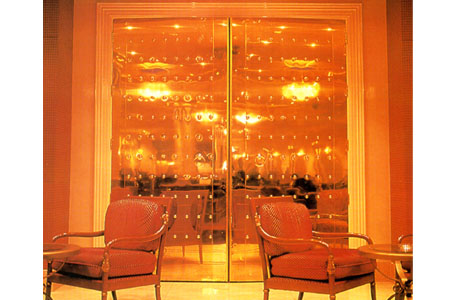 尊貴豪華的白鋼鏡面防火門