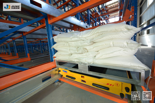 久威智能遙控穿梭車貨架