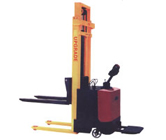 全電動(dòng)自走式堆高車(chē)