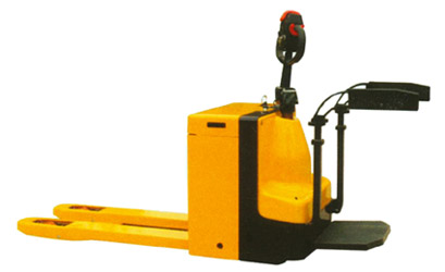 全電動自走式搬運車