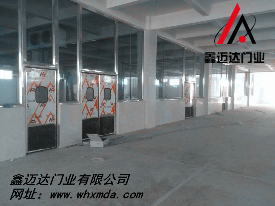 有一塊黑膠皮的是什么門|不銹鋼自由門|不銹鋼自由門廠家