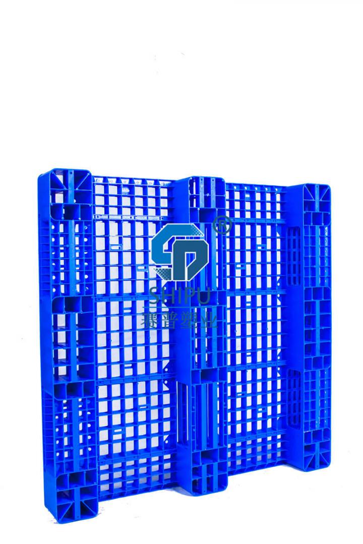 物流堆碼運(yùn)輸設(shè)備/塑料托盤(pán)生產(chǎn)廠家/川字網(wǎng)格1210塑料托盤(pán)價(jià)格