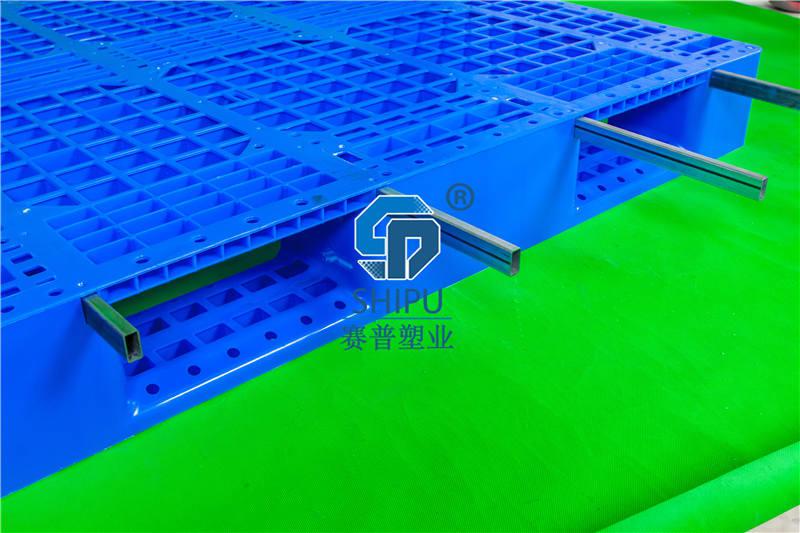 貨架托盤1111川字網(wǎng)格四面進(jìn)叉加鋼管叉車托盤