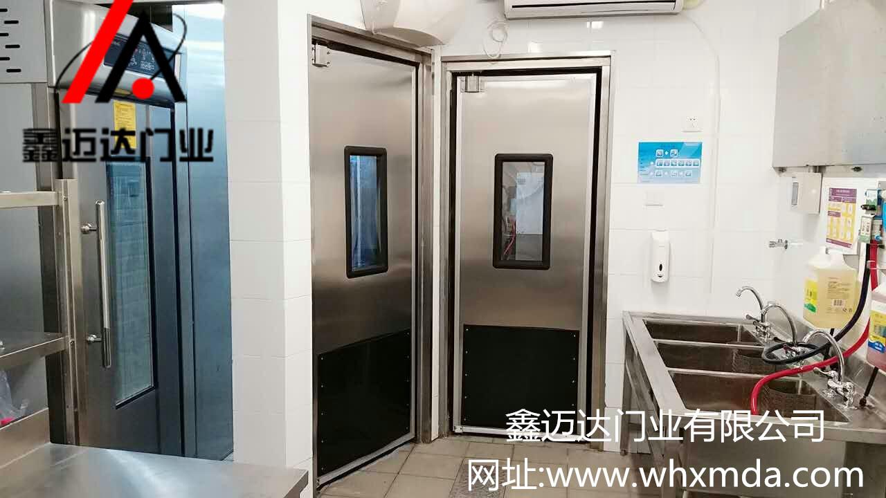 營(yíng)口不銹鋼防撞門|不銹鋼自由門廚房不銹鋼自由門