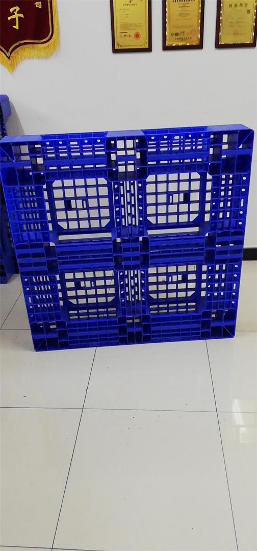 玻璃酒瓶堆碼運(yùn)輸設(shè)備1210田字型叉車托盤