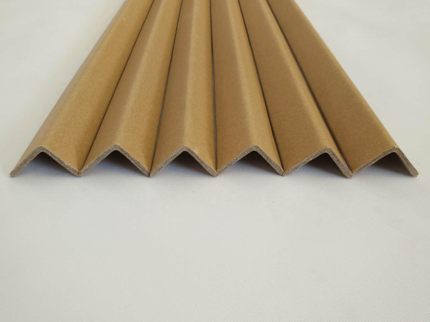 紙護(hù)邊廠家 防震防壓L型紙護(hù)角 定制邊緣板